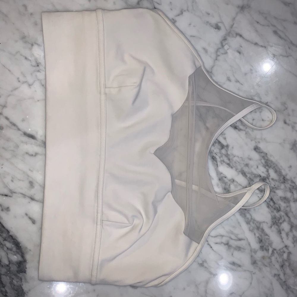 Lululemon sports bra size 8